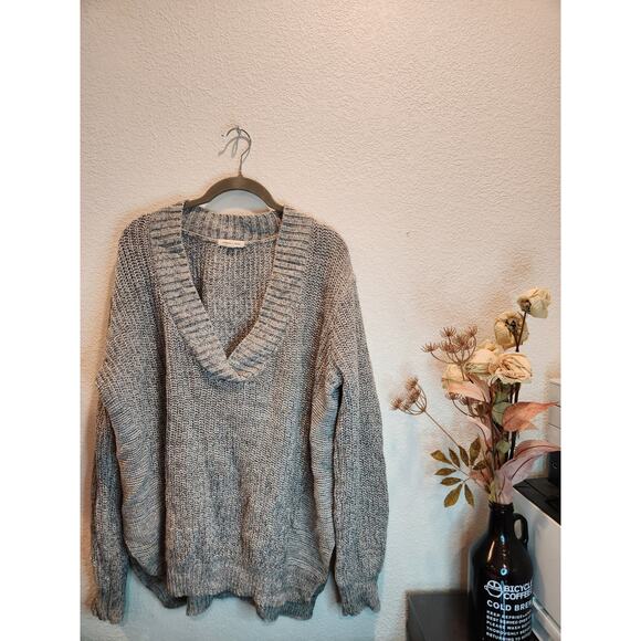 Silence+ noise deep V Neck Oversized Grey slits Sweater‎ size S Urban outfitters - Picture 1 of 7